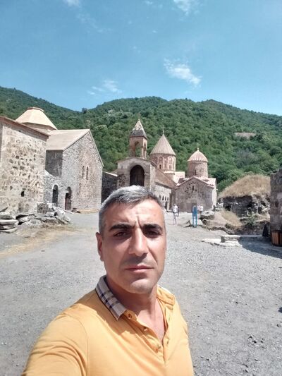  ,   Armen, 47 ,   ,   , c 