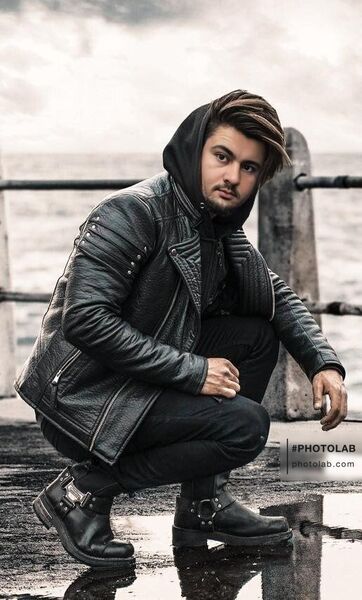  ,   Azizbek, 32 ,   ,   