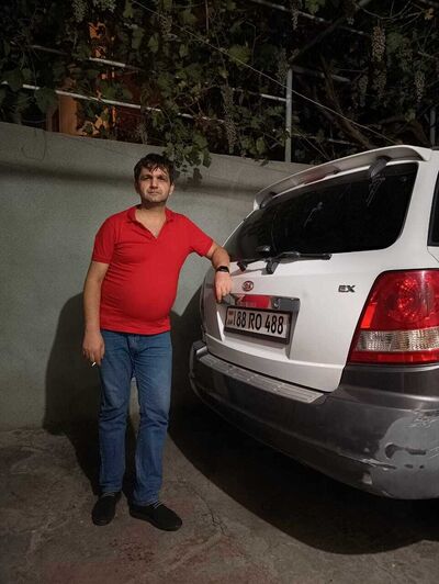  ,   Armen, 43 ,   ,   