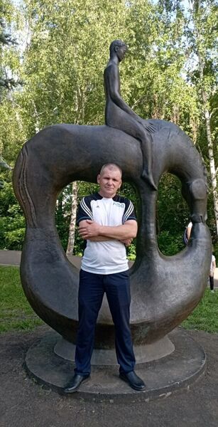  ,   Denis , 47 ,   c 