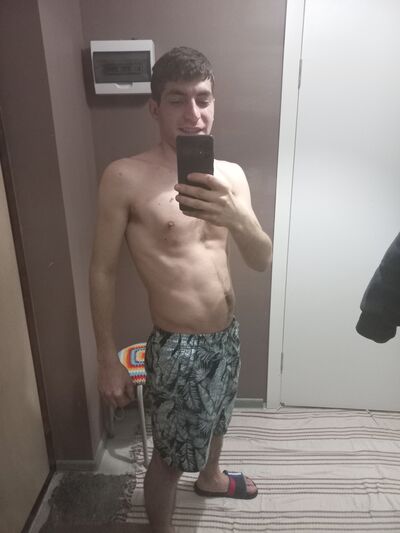  Dronten,   Narek, 25 ,   ,   