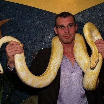  ,   Ruslan, 40 ,   ,   , c 