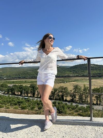  ,   Elena, 37 ,     