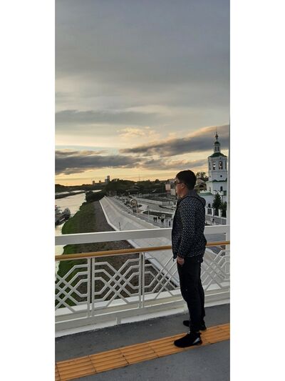  ,   Iqoroek, 32 ,     , c 