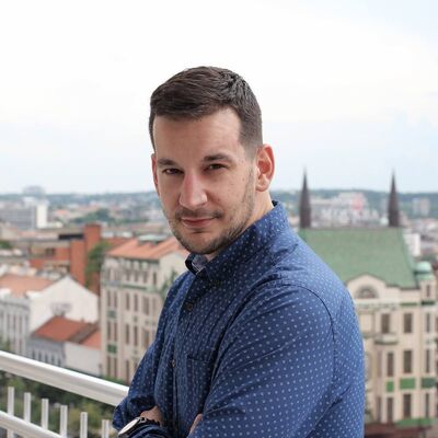  ,   Maks, 43 ,   ,   , c 