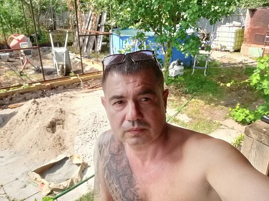  ,   Marat, 43 ,   ,   