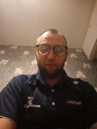  ,   Artem, 33 ,   ,   , c 