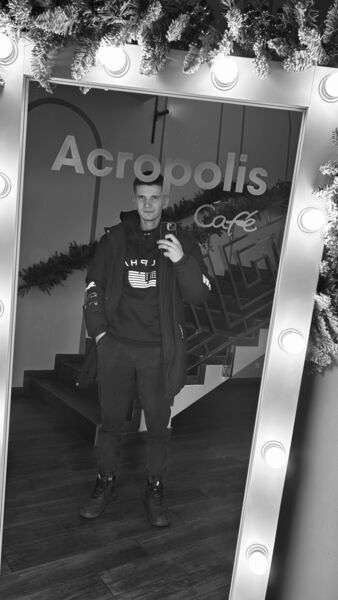  ,   Victor, 21 ,   ,   