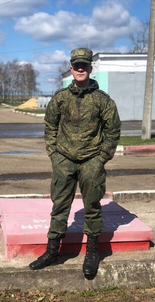  ,   Artur, 28 ,   ,   