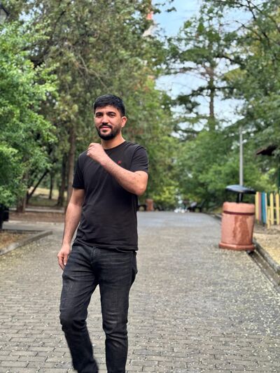  ,   Yasin, 32 ,   ,   