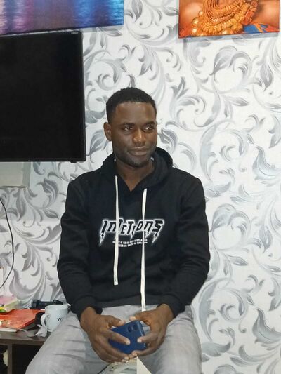  ,   Laye, 35 ,  