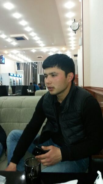  ,   Azar, 32 ,   
