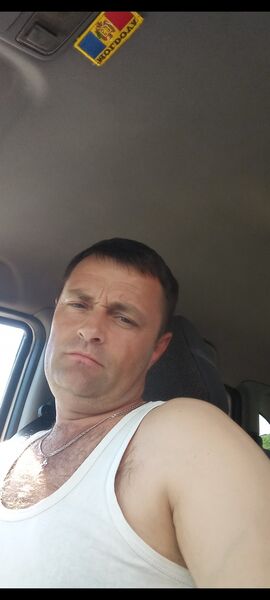  ,   Lili, 41 ,   