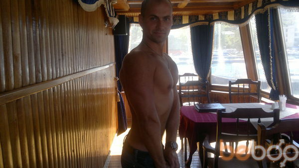  ,   Nikolas, 40 ,   