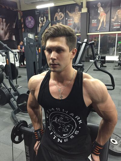  ,   Artem, 31 ,   