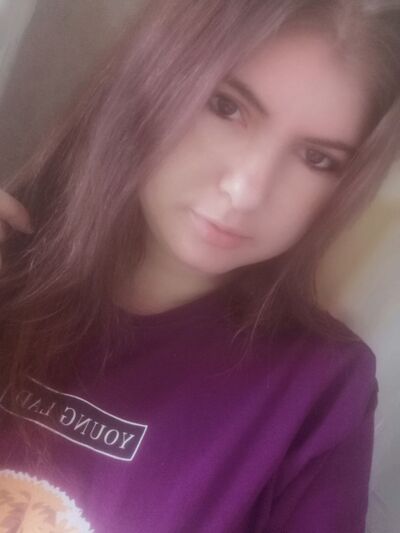  ,   Anya, 31 ,   