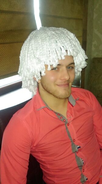  ,   Maxim, 33 ,   