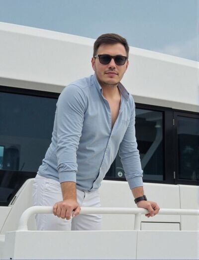  ,   John, 33 ,     , c , 