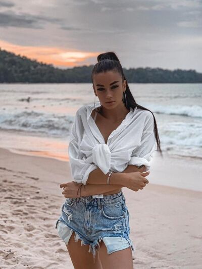  ,   Helen, 24 ,   ,   