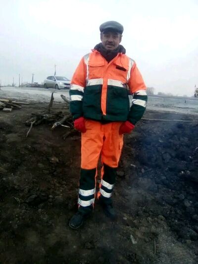  ,   Viktor, 62 ,   ,   