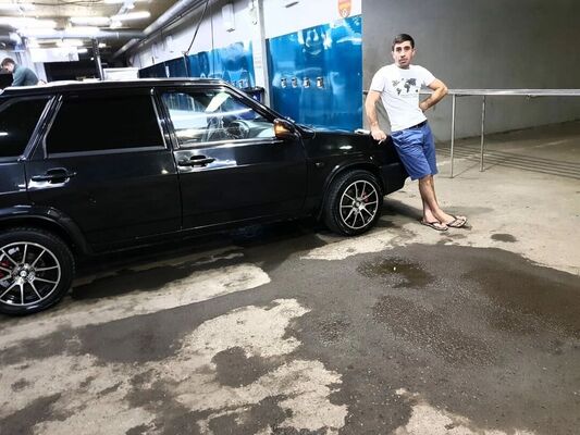  --,   Artur, 37 ,   ,   