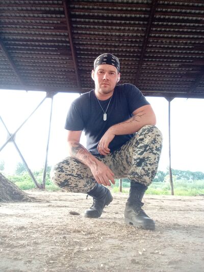  ,   Sasha, 26 ,   c 