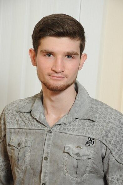  ,   Leo, 32 ,  