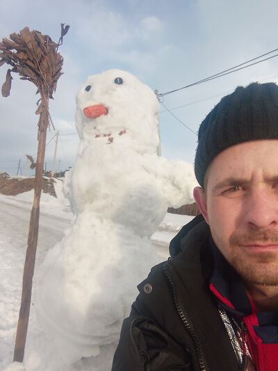  ,   Mikhail, 28 ,   ,   