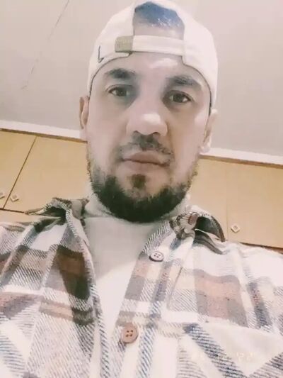   ,   Azizjon, 33 ,   ,   