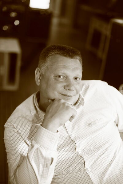  ,   Oleg, 54 ,   
