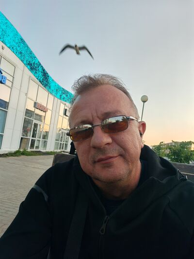  ,   Rey, 52 ,   
