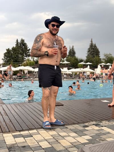  ,   Zaven, 31 ,   ,   