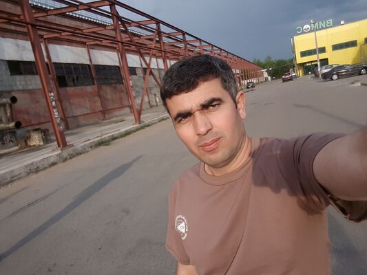  ,   Ali, 33 ,   ,   