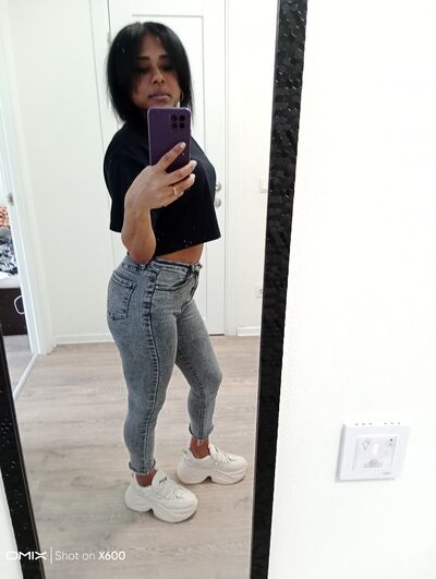 ,   Yaely, 45 ,     , c 