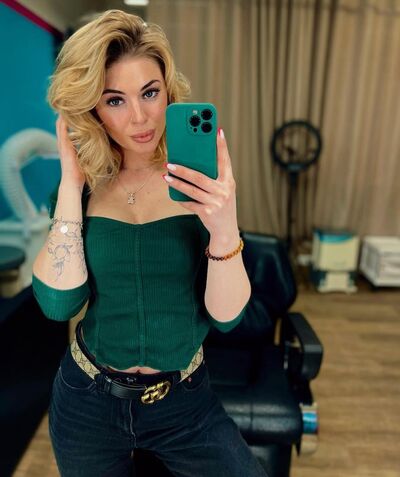  -,   Darina, 40 ,   ,   
