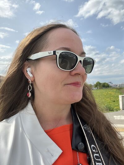  ,   Anett, 42 ,   c , 