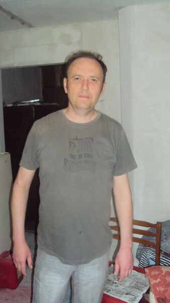  ,   Viktor, 52 ,   