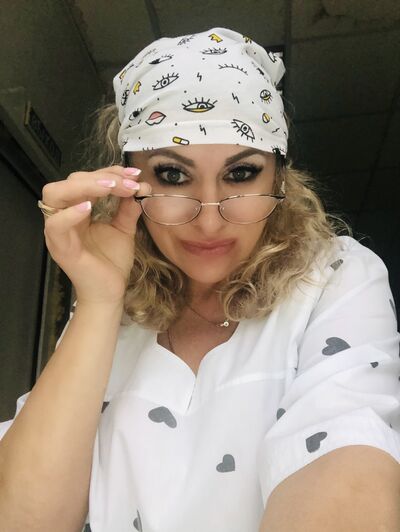  ,   Linda, 42 ,   ,   