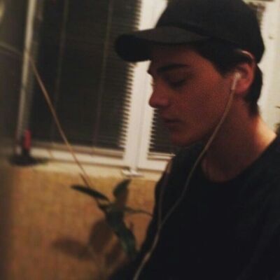  ,   Simon, 27 ,   ,   , c 