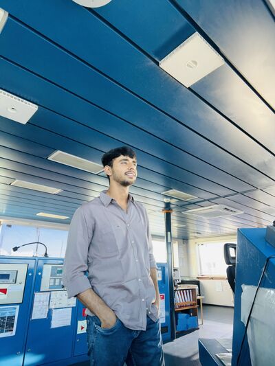  -,   Harry, 24 ,   ,   