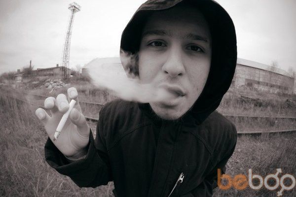  ,   Alex, 32 ,   