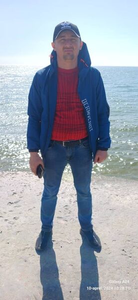 ,   Izzatillo, 34 ,   ,   