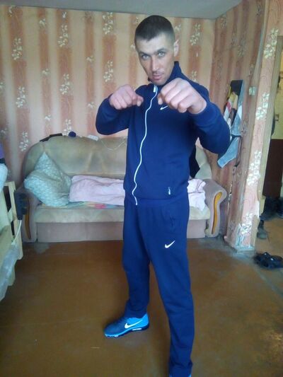  ,   Alex, 44 ,   