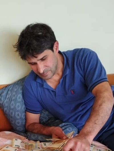  ,   Mansur, 42 ,   ,   