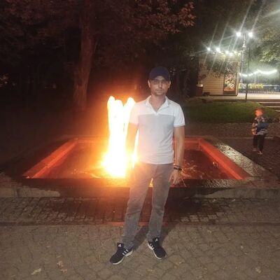  ,   Maxim, 33 ,   ,   