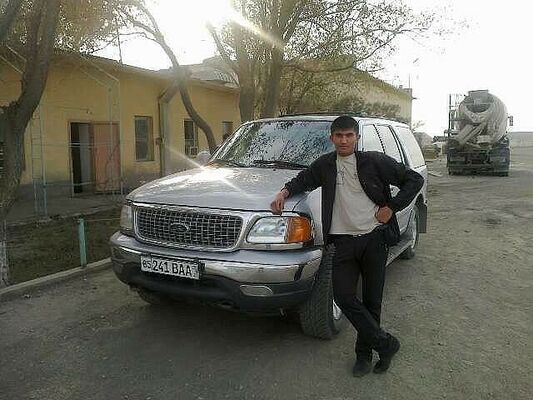 ,   Akbar, 34 ,  