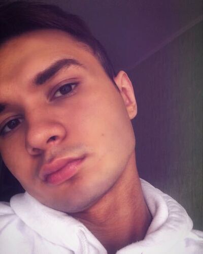  ,   Alex, 32 ,   ,   