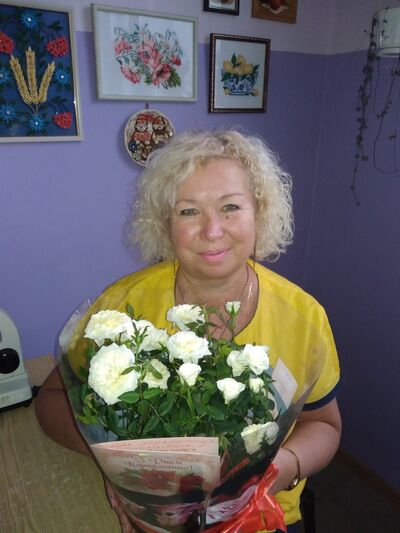  ,   Lora, 63 ,  