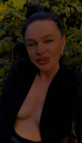  ,   Nika, 35 ,   ,   