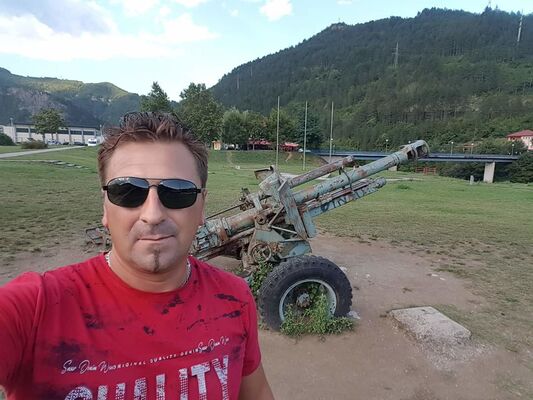  ,   Senad, 43 ,   ,   , c 